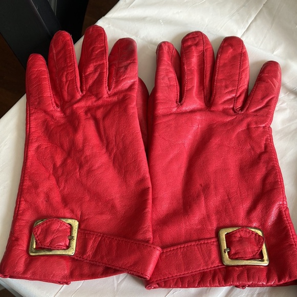 Cara by Gates Leather Red gloves- used condition size large - Picture 2 of 2
